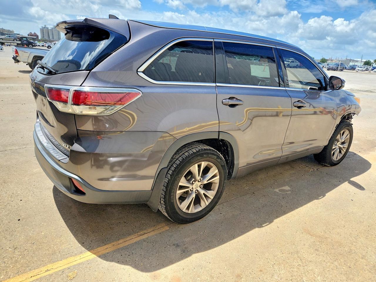 2015 Toyota Highlander Xle - Фото 3