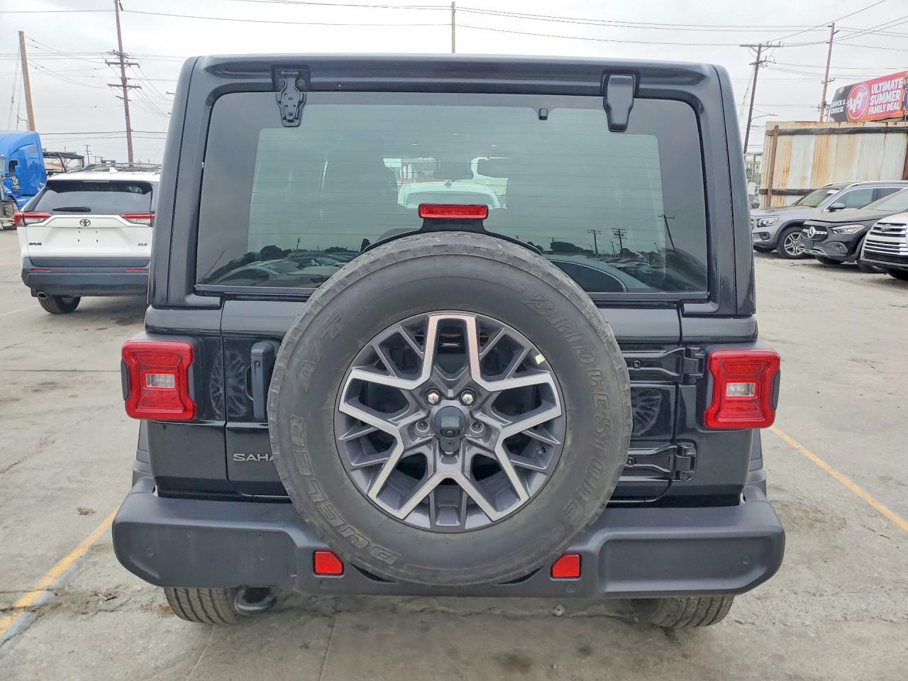 2025 Jeep Wrangler Sahara - Image 6