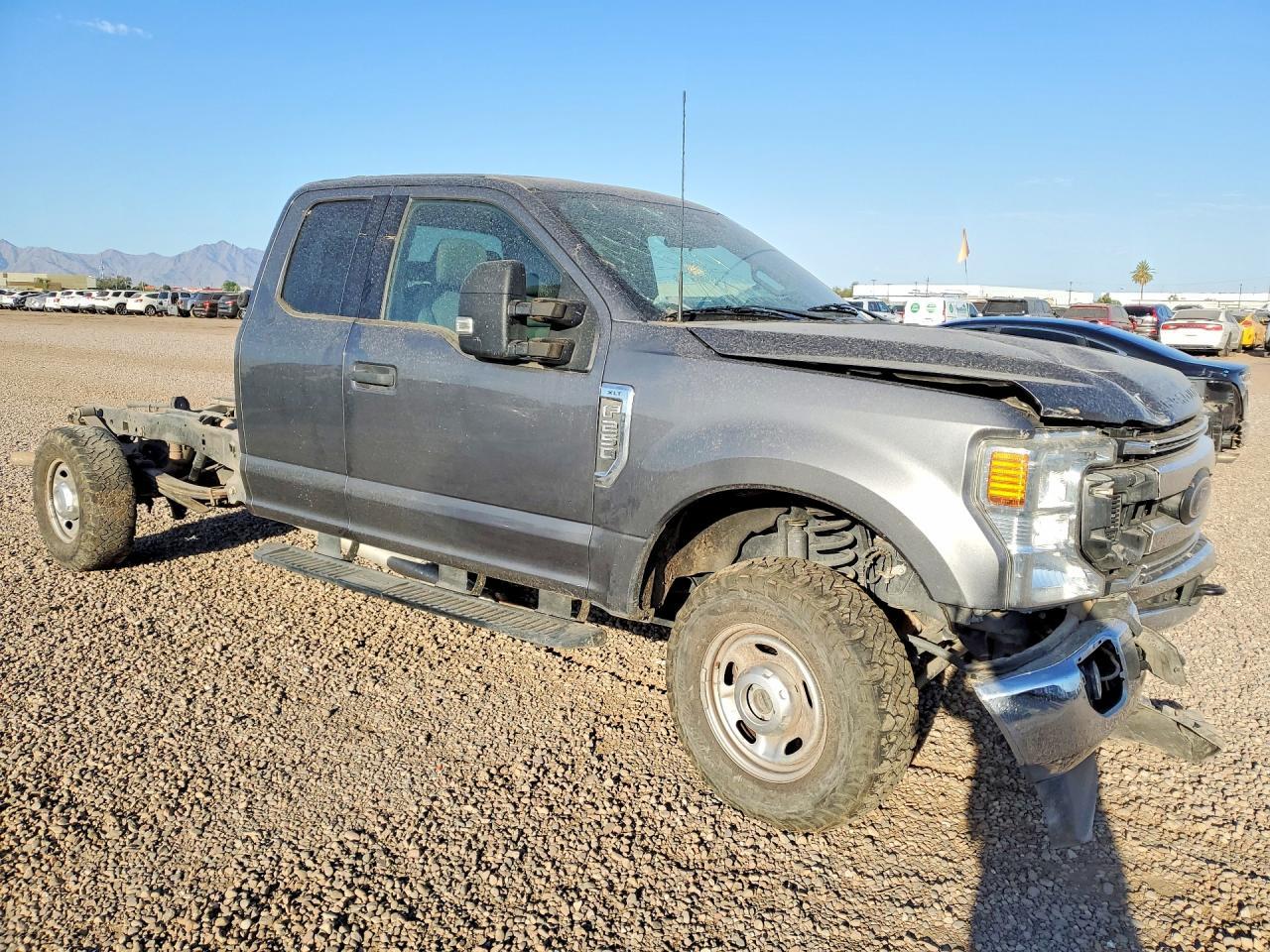 2022 Ford F250 Super Duty - Image 4