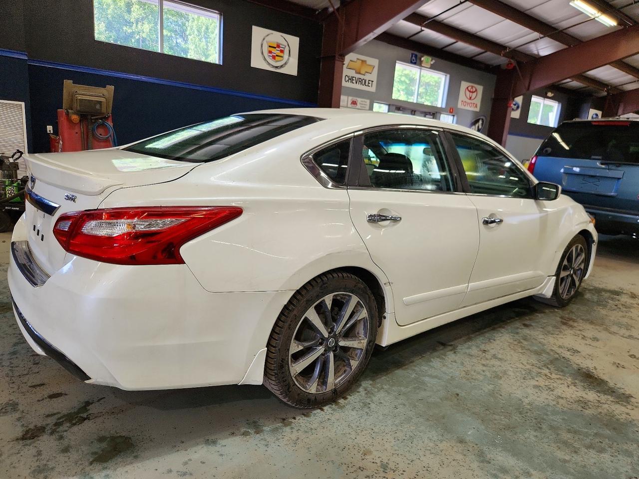2016 Nissan Altima 2.5 Sr - Фото 3