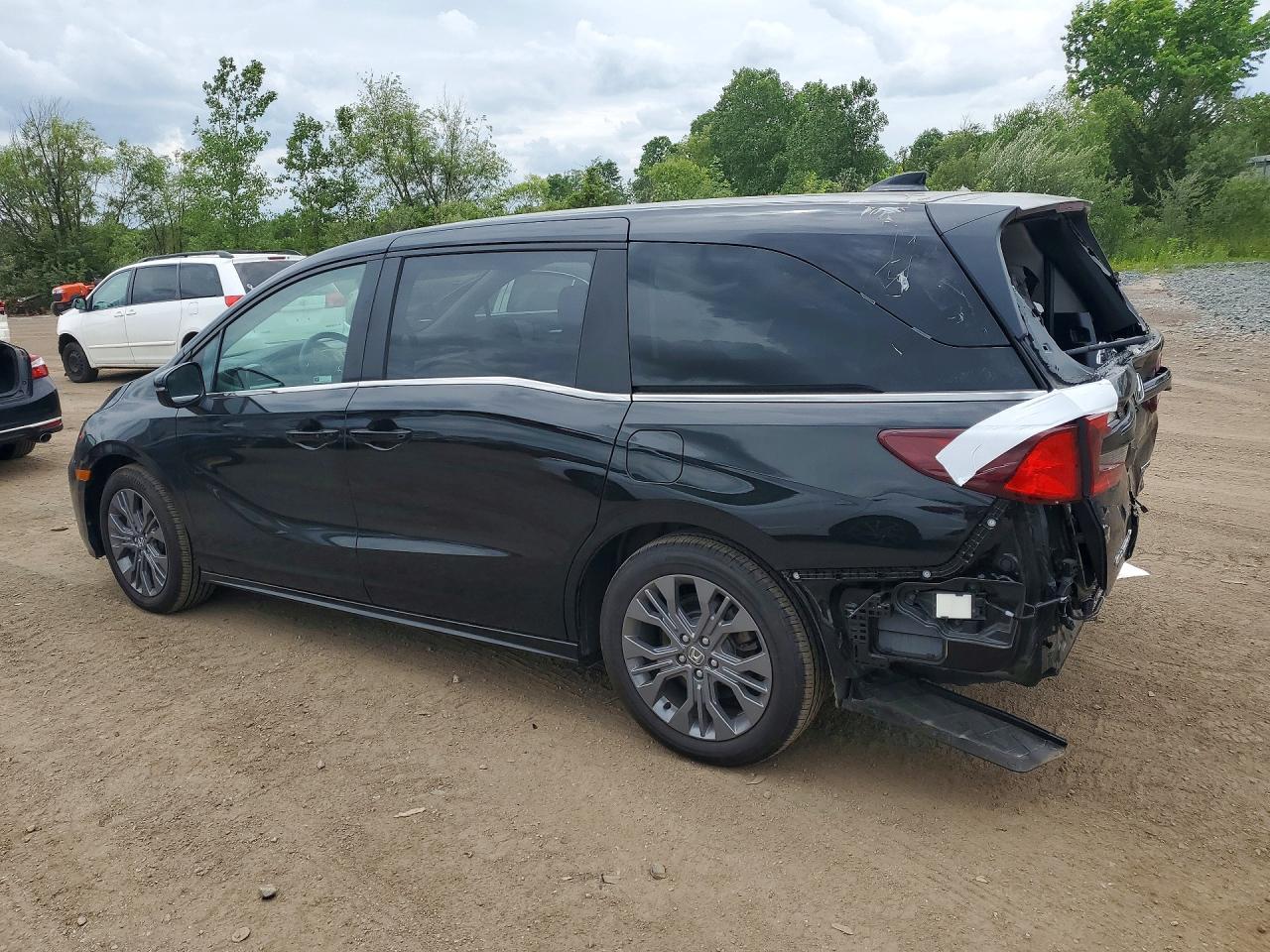 2026 Honda Odyssey Touring - Image 2