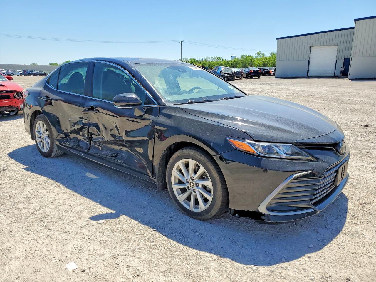 2023 Toyota Camry Le - Фото 4