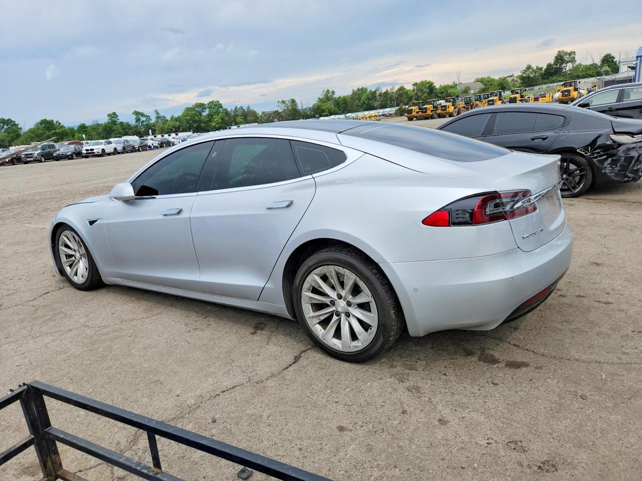 2017 Tesla Model S - Image 2