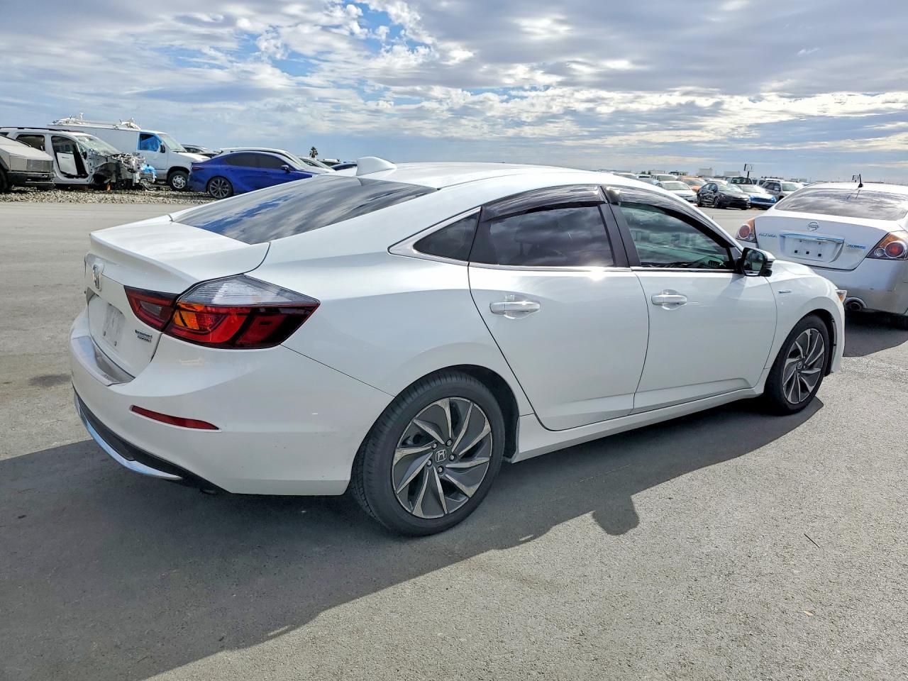 2020 Honda Insight Touring - Фото 3