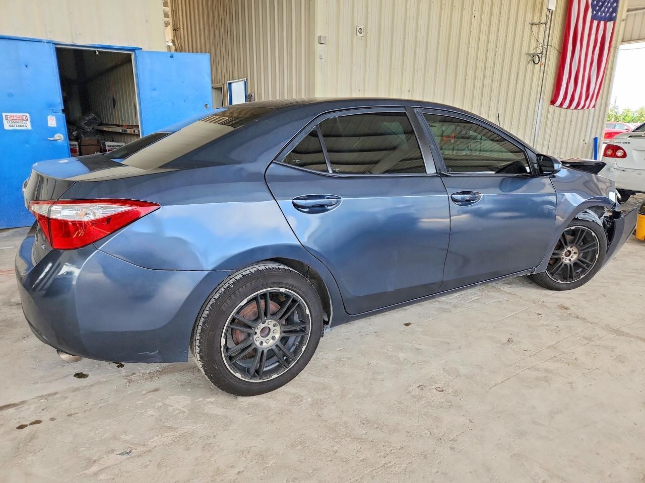2015 Toyota Corolla Le - Фото 3