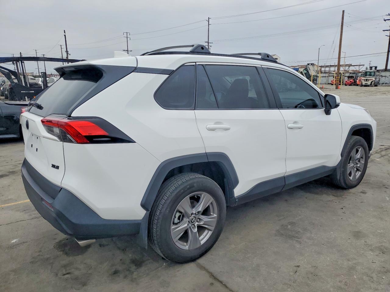 2024 Toyota Rav4 Xle - Фото 3