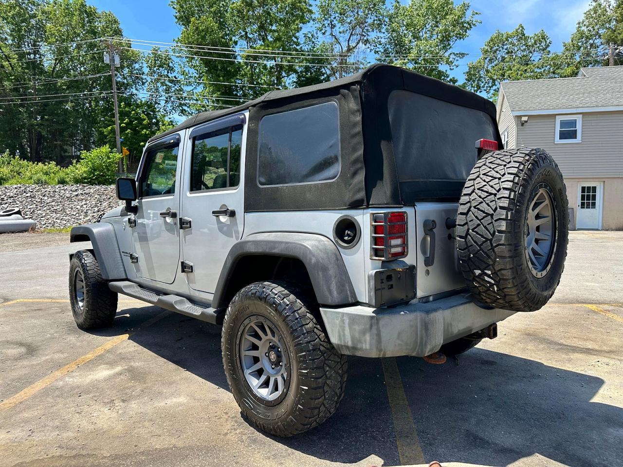 2010 Jeep Wrangler Unlimited Sport - Фото 2