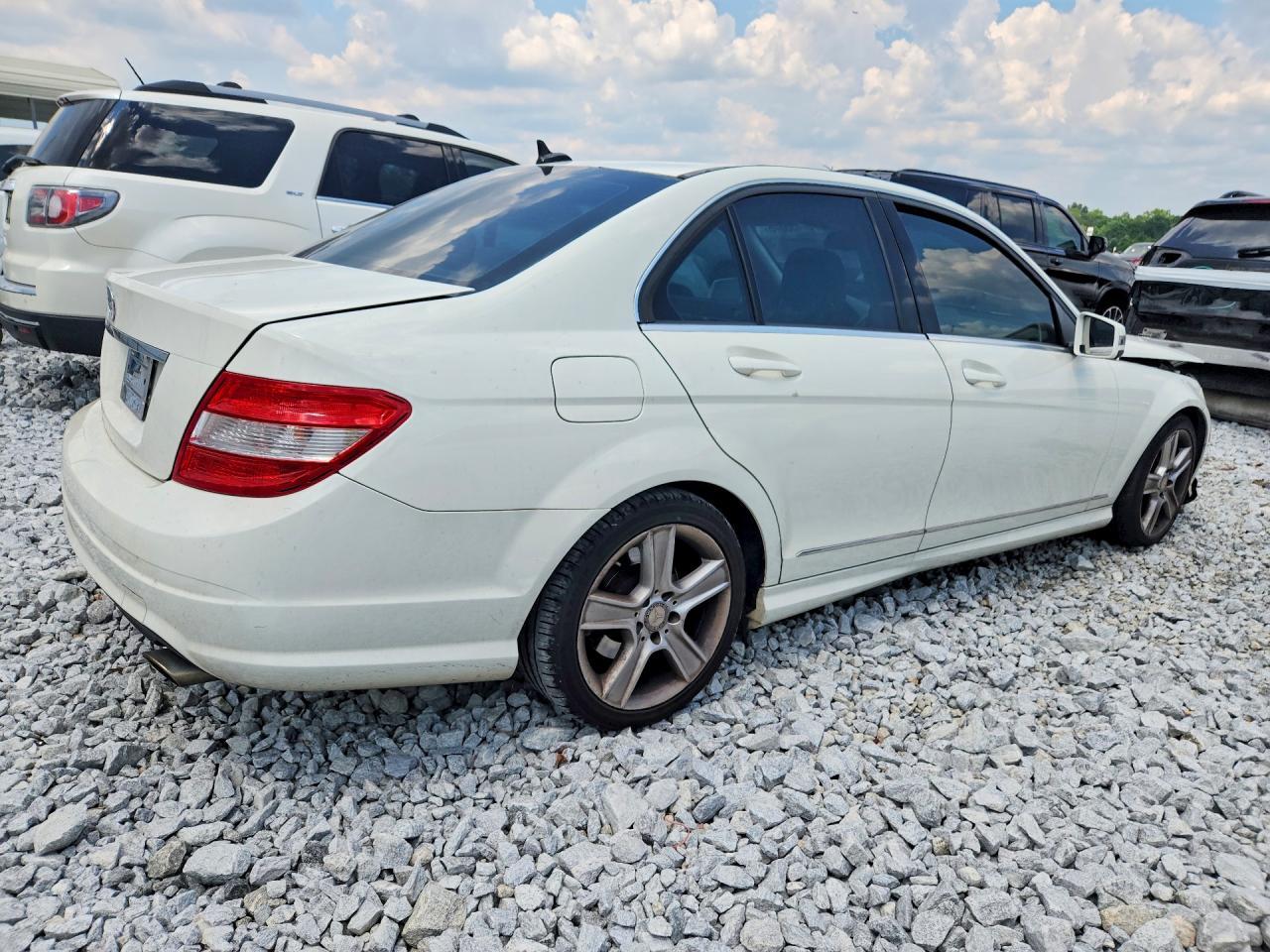 2011 Mercedes-Benz C - Фото 3