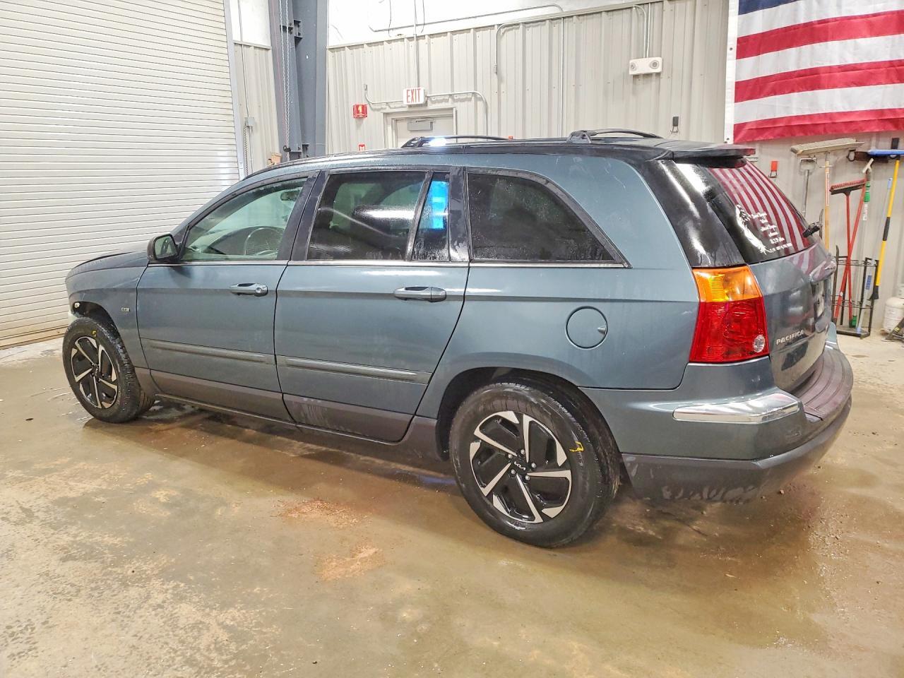 2004 Chrysler Pacifica - Image 2