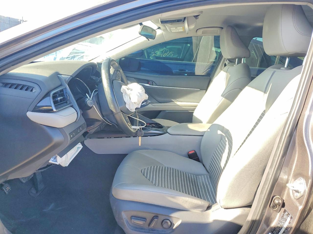 2021 Toyota Camry Se - Фото 7
