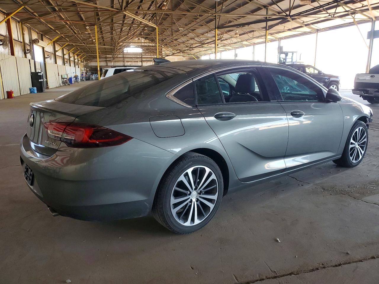 2018 Buick Regal Essence - Image 3