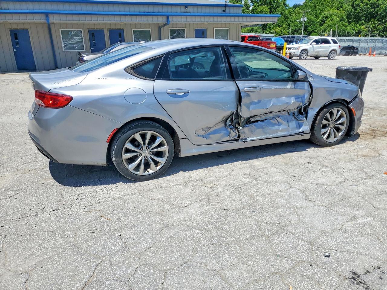 2015 Chrysler 200 S - Image 3