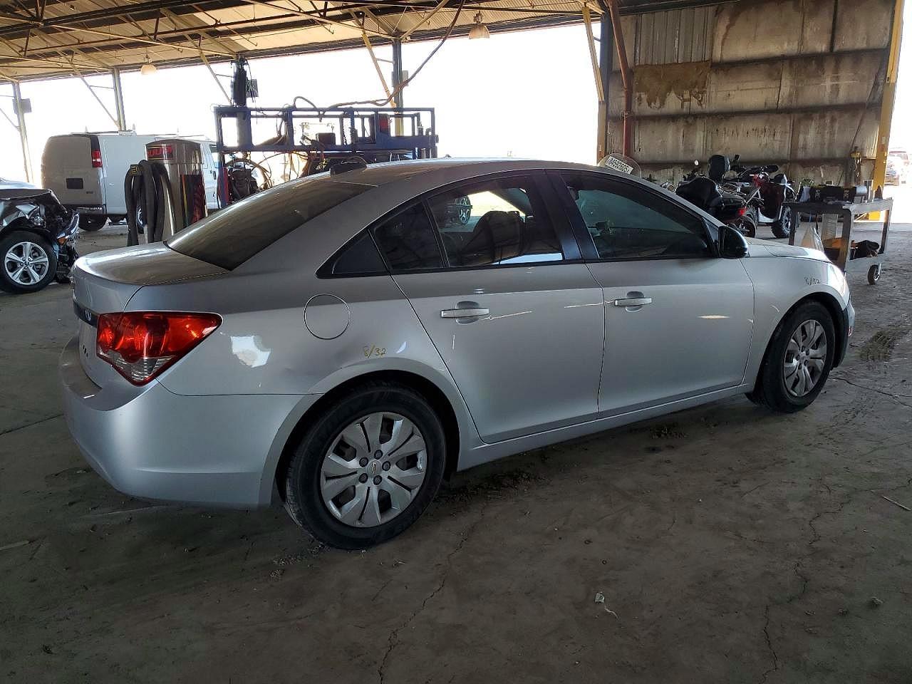 2015 Chevrolet Cruze Ls - Фото 3