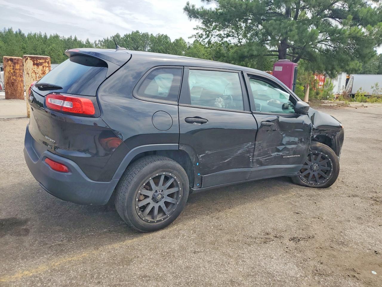 2016 Jeep Cherokee Sport - Image 5