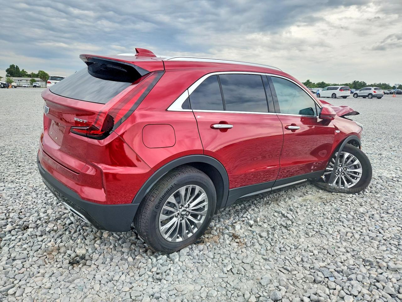 2025 Cadillac Xt4 Premium Luxury - Image 3