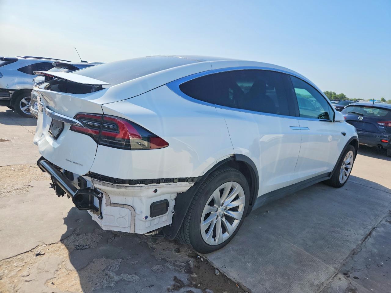 2020 Tesla Model X - Фото 3