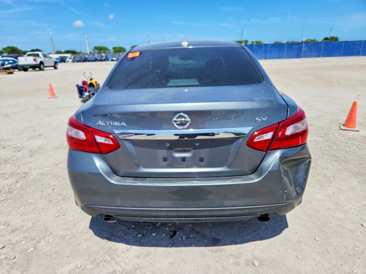 2016 Nissan Altima S - Фото 6