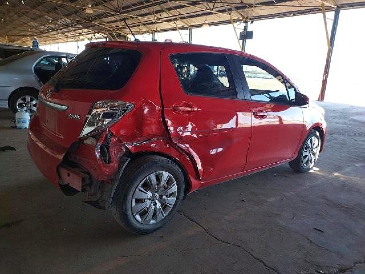 2014 Toyota Yaris 5-Door L - Фото 3