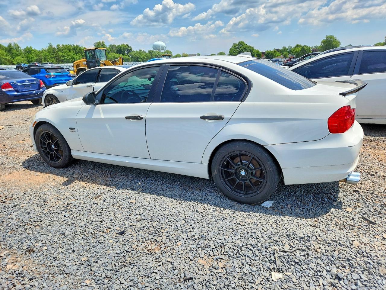2011 BMW 328 - Image 2
