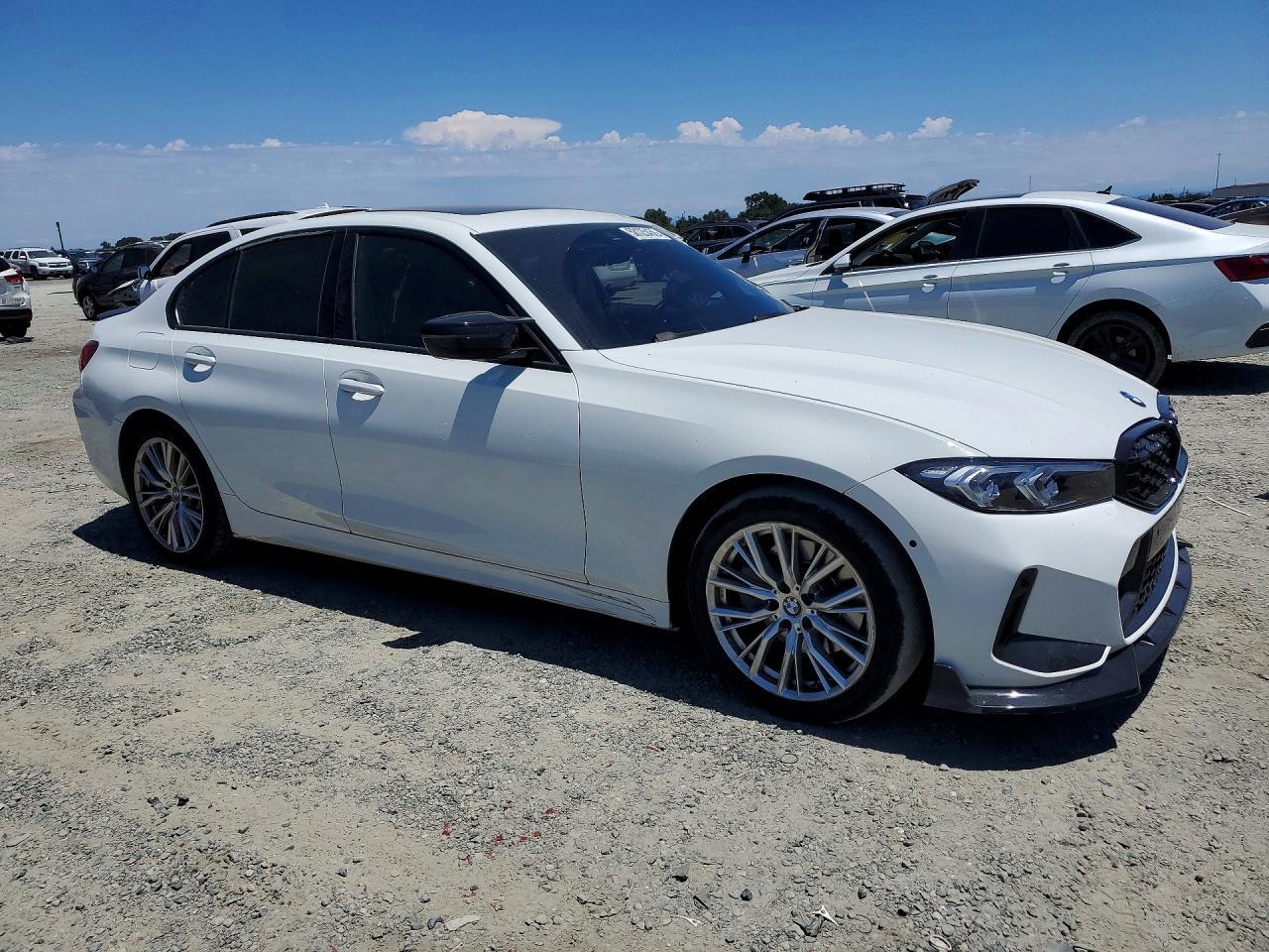 2023 BMW 330I - Фото 4