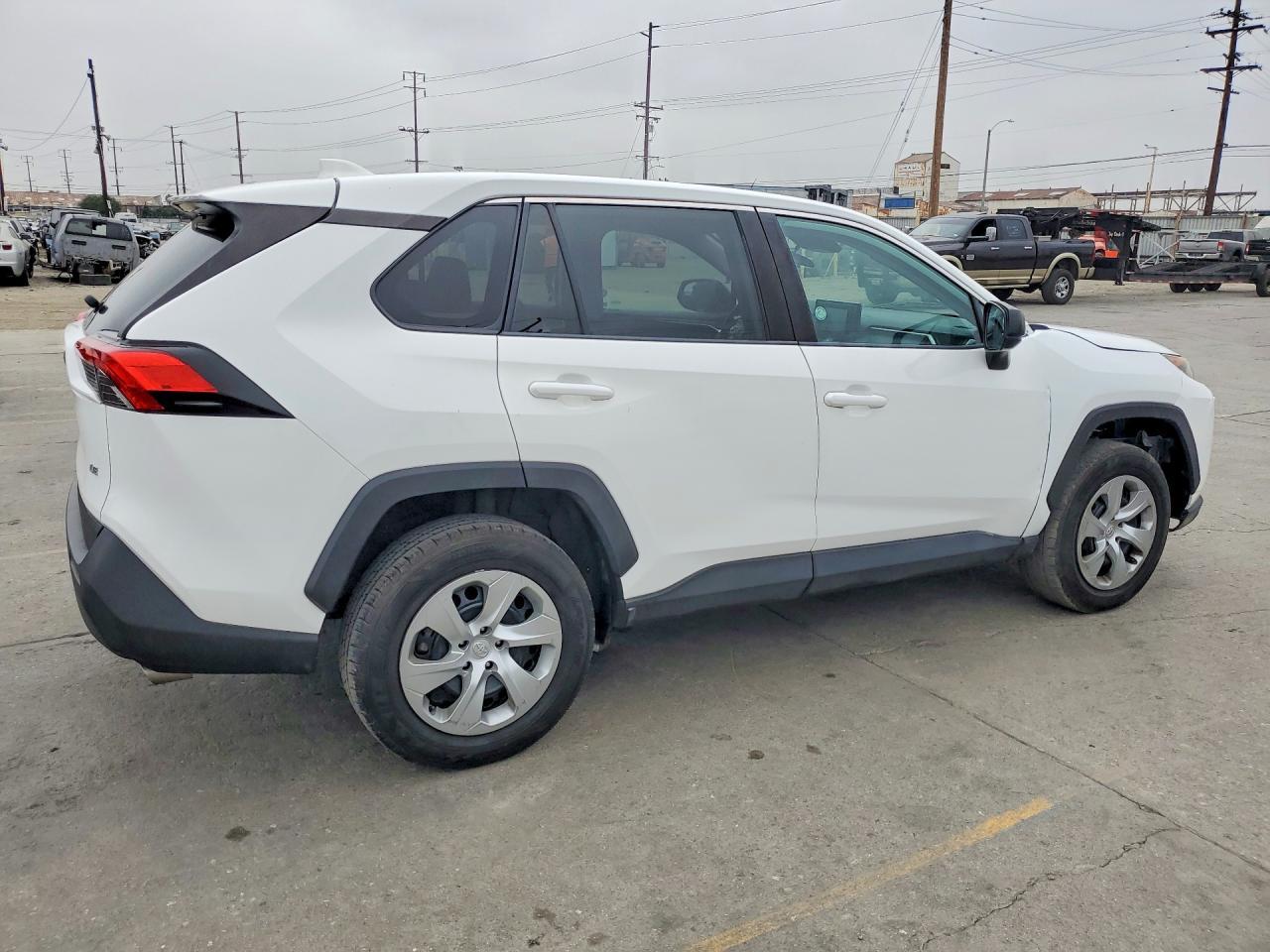2022 Toyota Rav4 Le - Фото 3