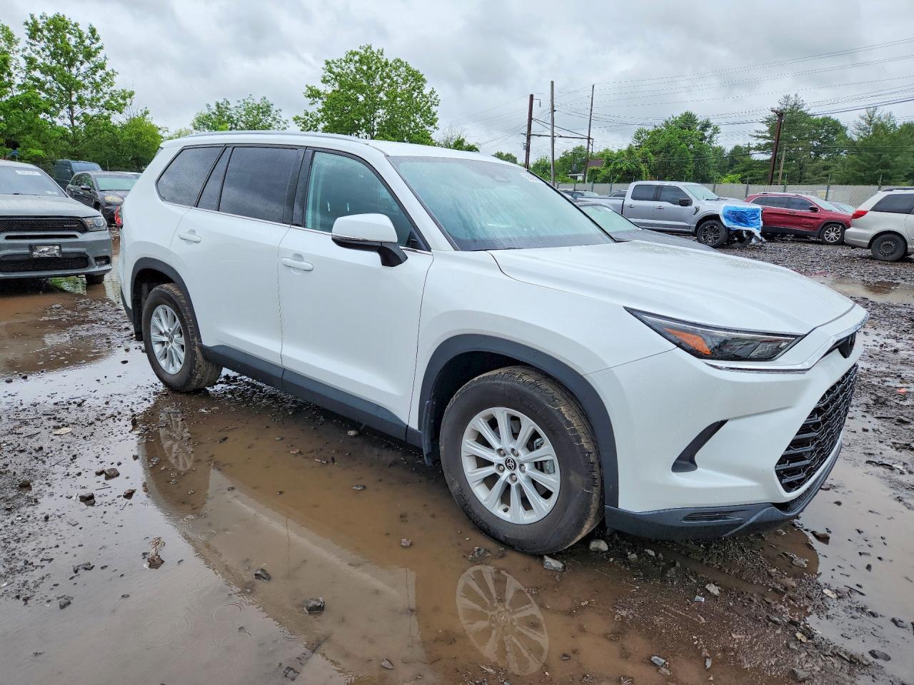 2024 Toyota Grand Highlander Xle - Image 4