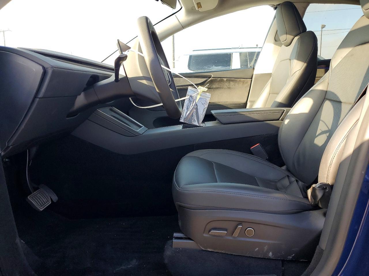 2026 Tesla Model Y - Фото 7