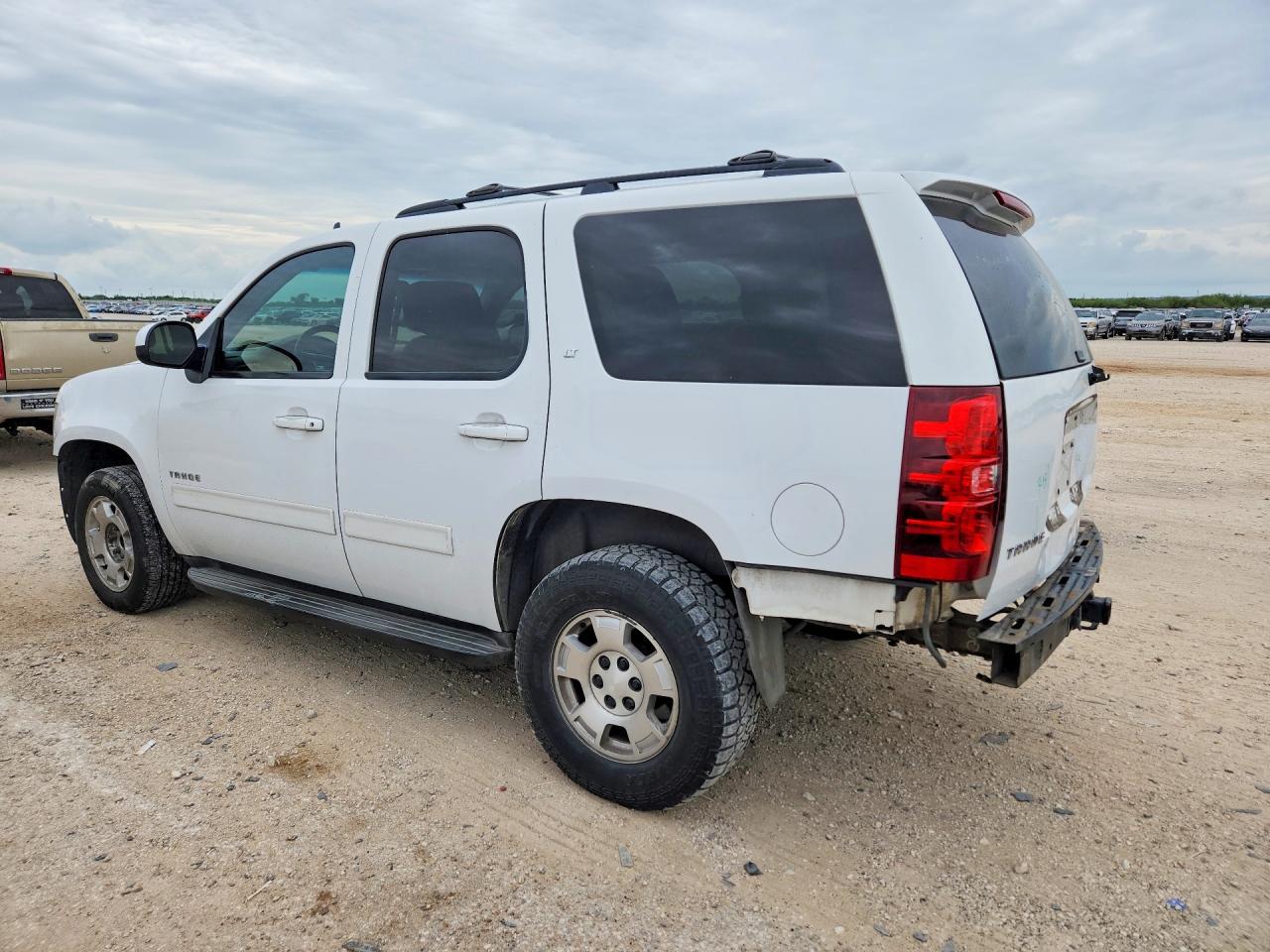 2012 Chevrolet Tahoe C1500 Lt - Image 2