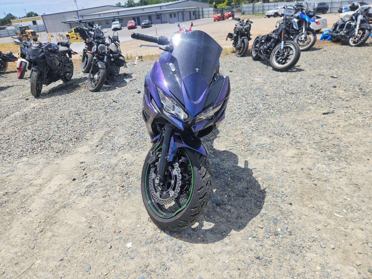 2025 Kawasaki Ex650 R - Image 2