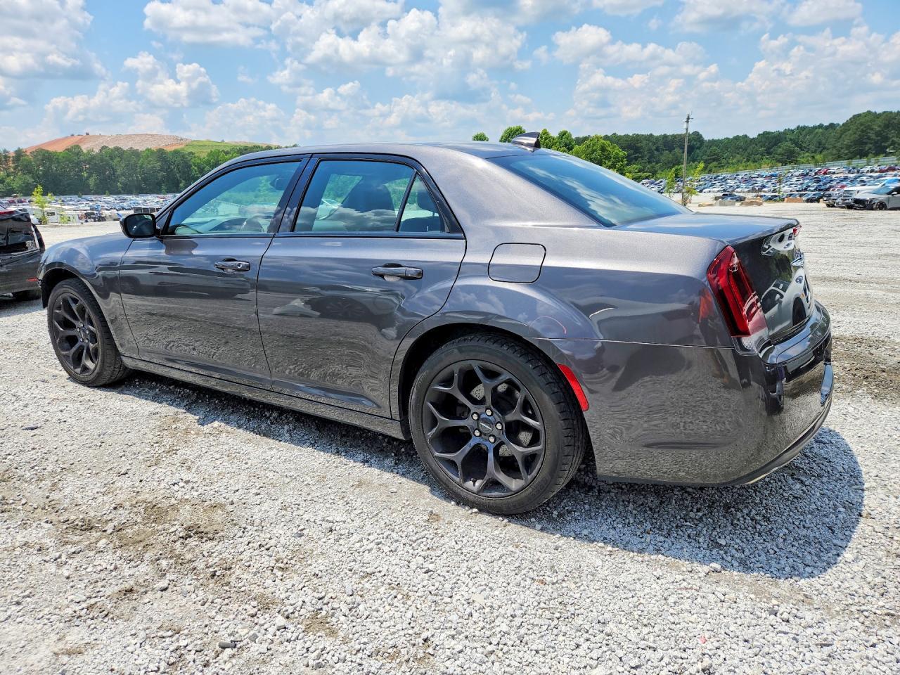 2019 Chrysler 300 S - Фото 2