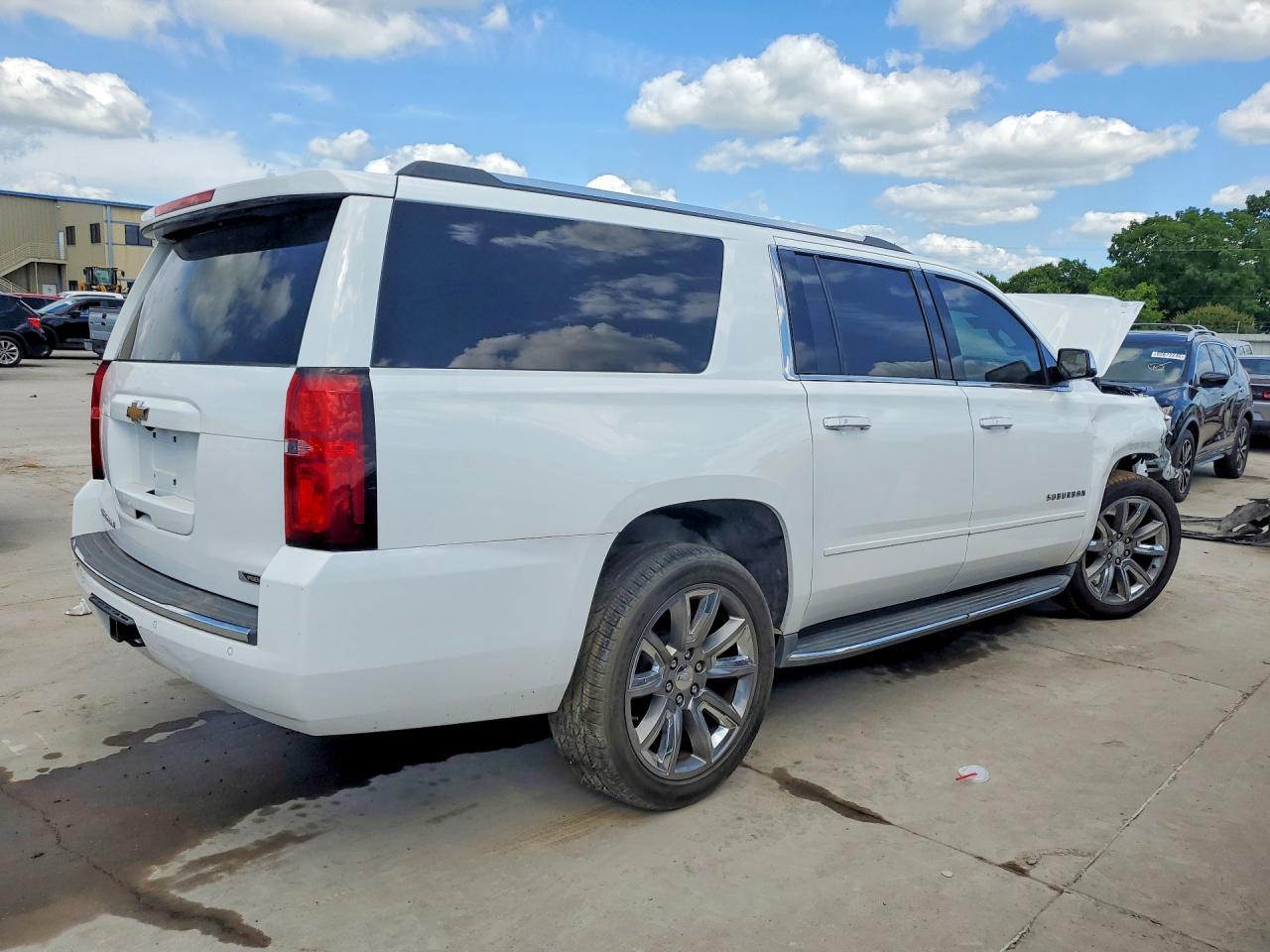 2017 Chevrolet Suburban K1500 Premier - Фото 3