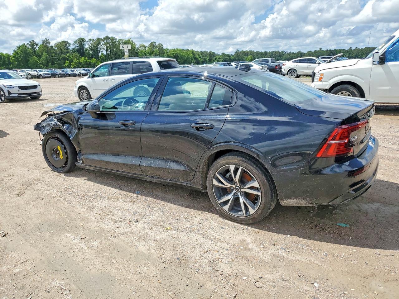 2024 Volvo S60 Plus - Фото 2