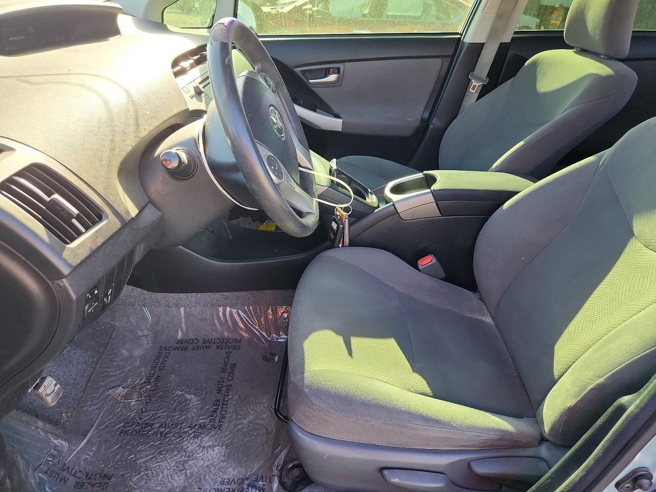 2014 Toyota Prius Three - Image 7