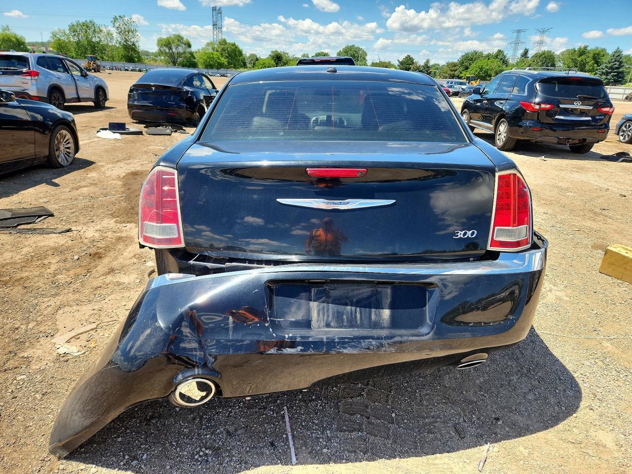 2014 Chrysler 300 - Image 6