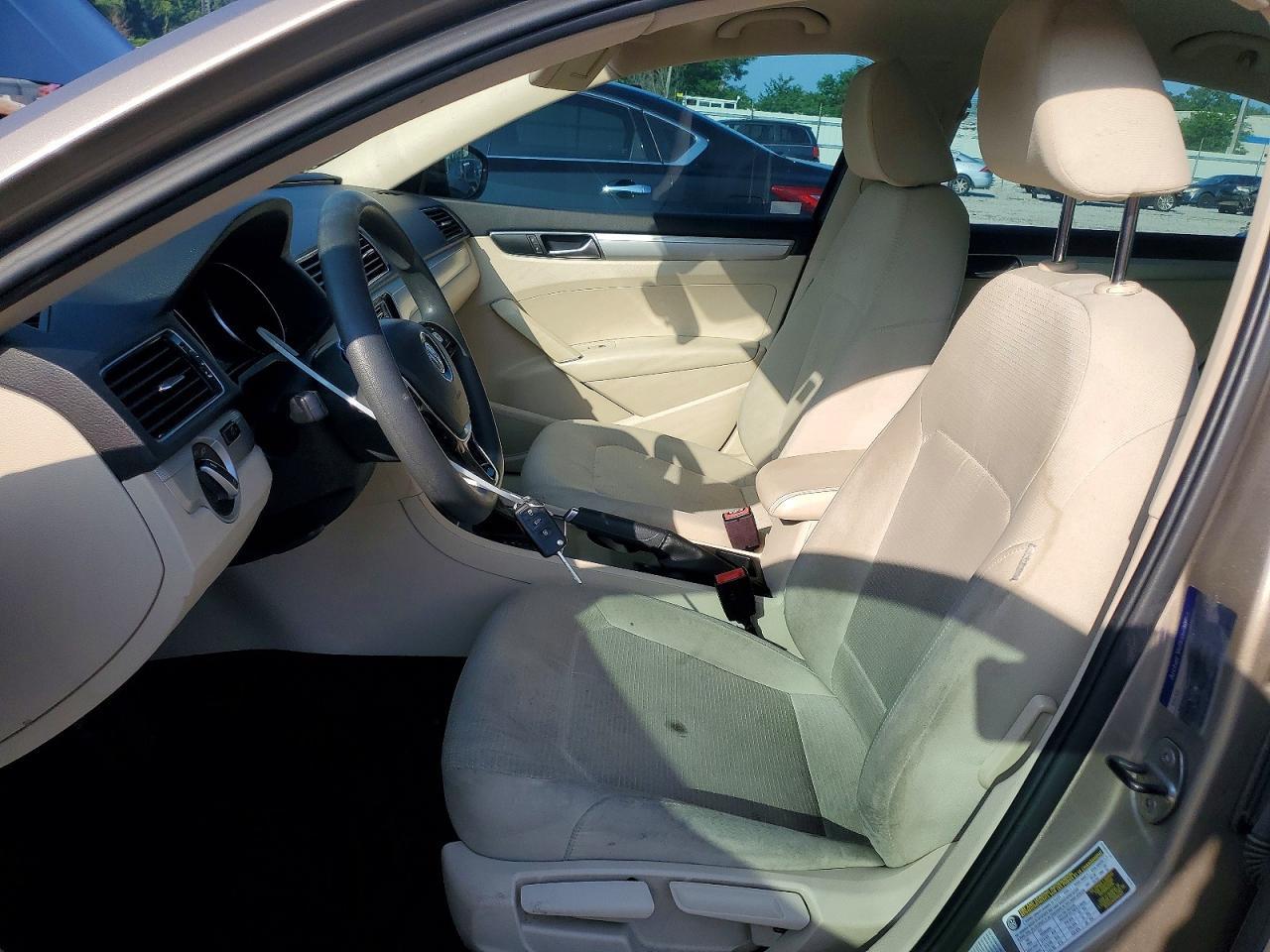 2017 Volkswagen Passat S - Image 7