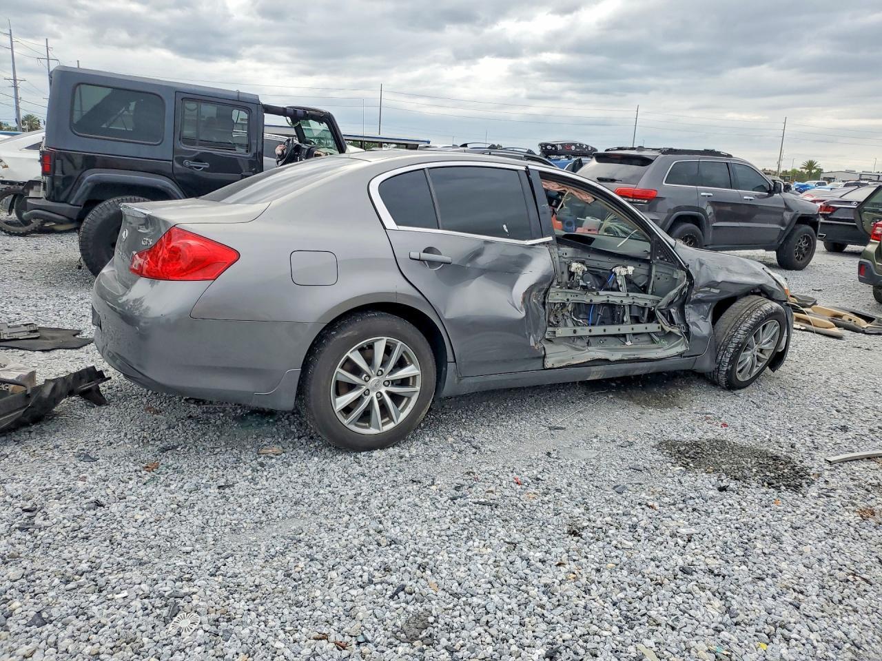 2010 Infiniti G37 Sedan Base - Фото 3