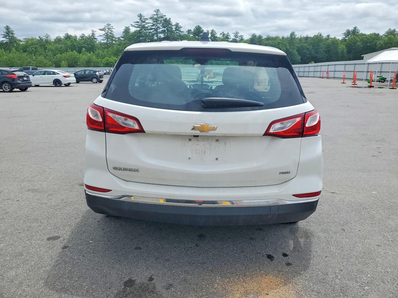 2018 Chevrolet Equinox Ls - Image 6