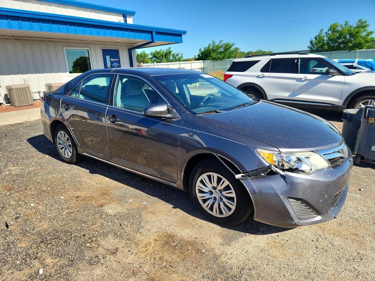 2012 Toyota Camry Le - Фото 4