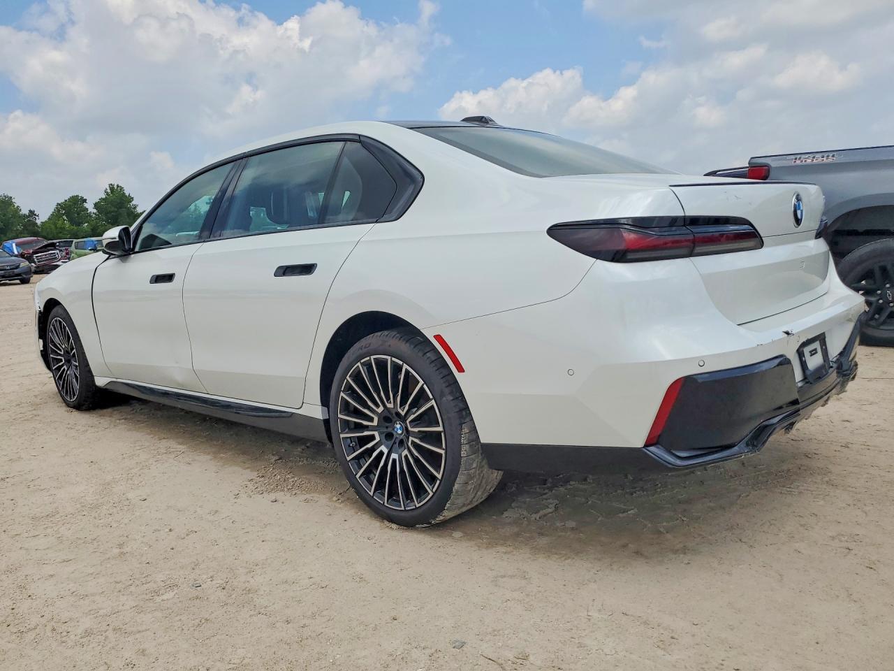 2025 BMW 740 I - Image 2