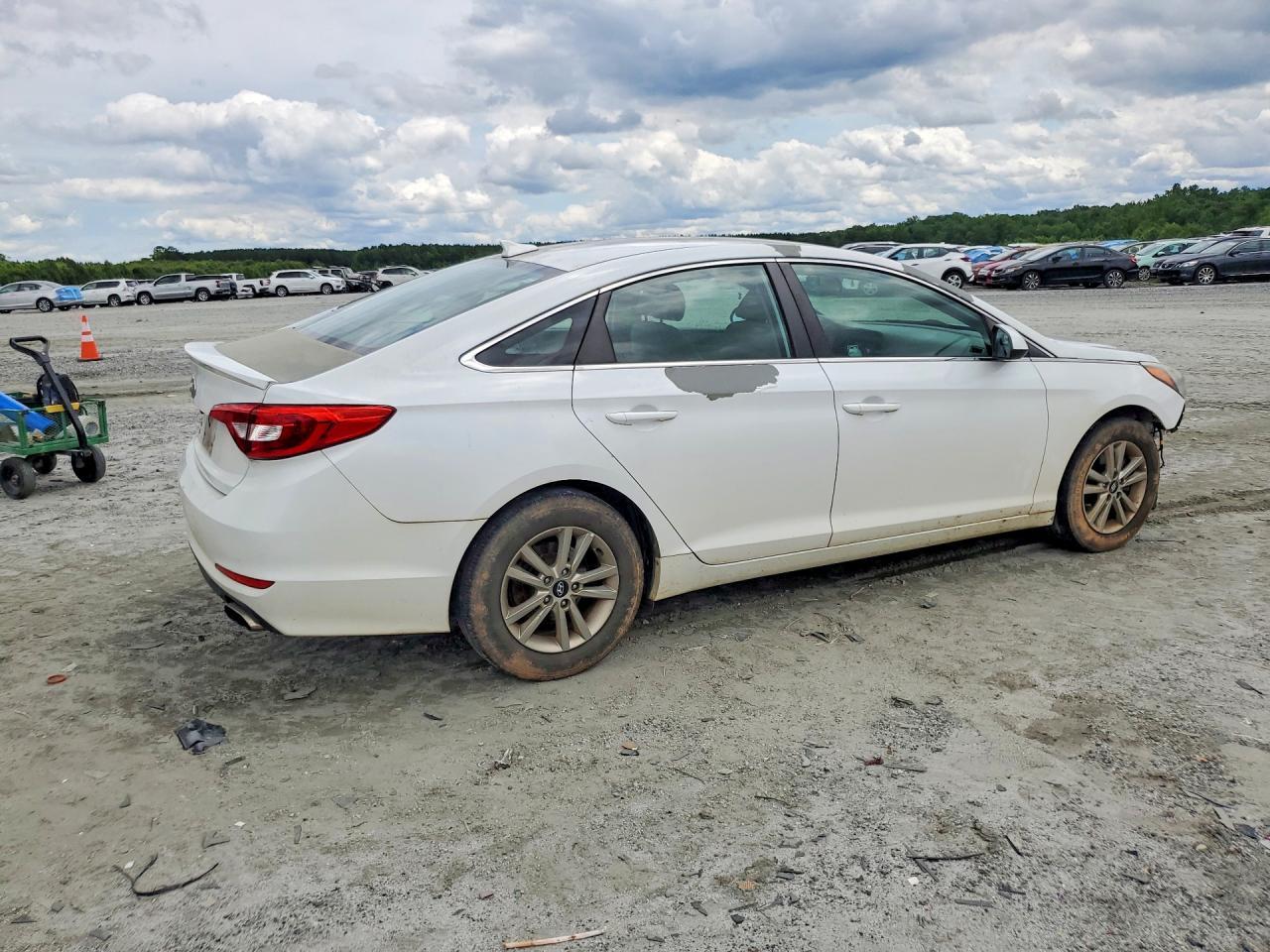 2017 Hyundai Sonata Se - Image 3