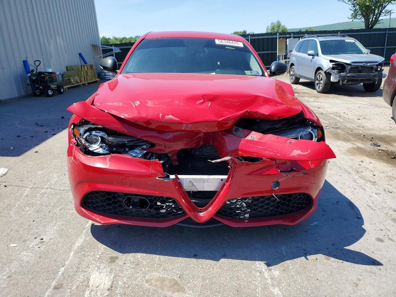 2019 Alfa Romeo Giulia - Фото 5