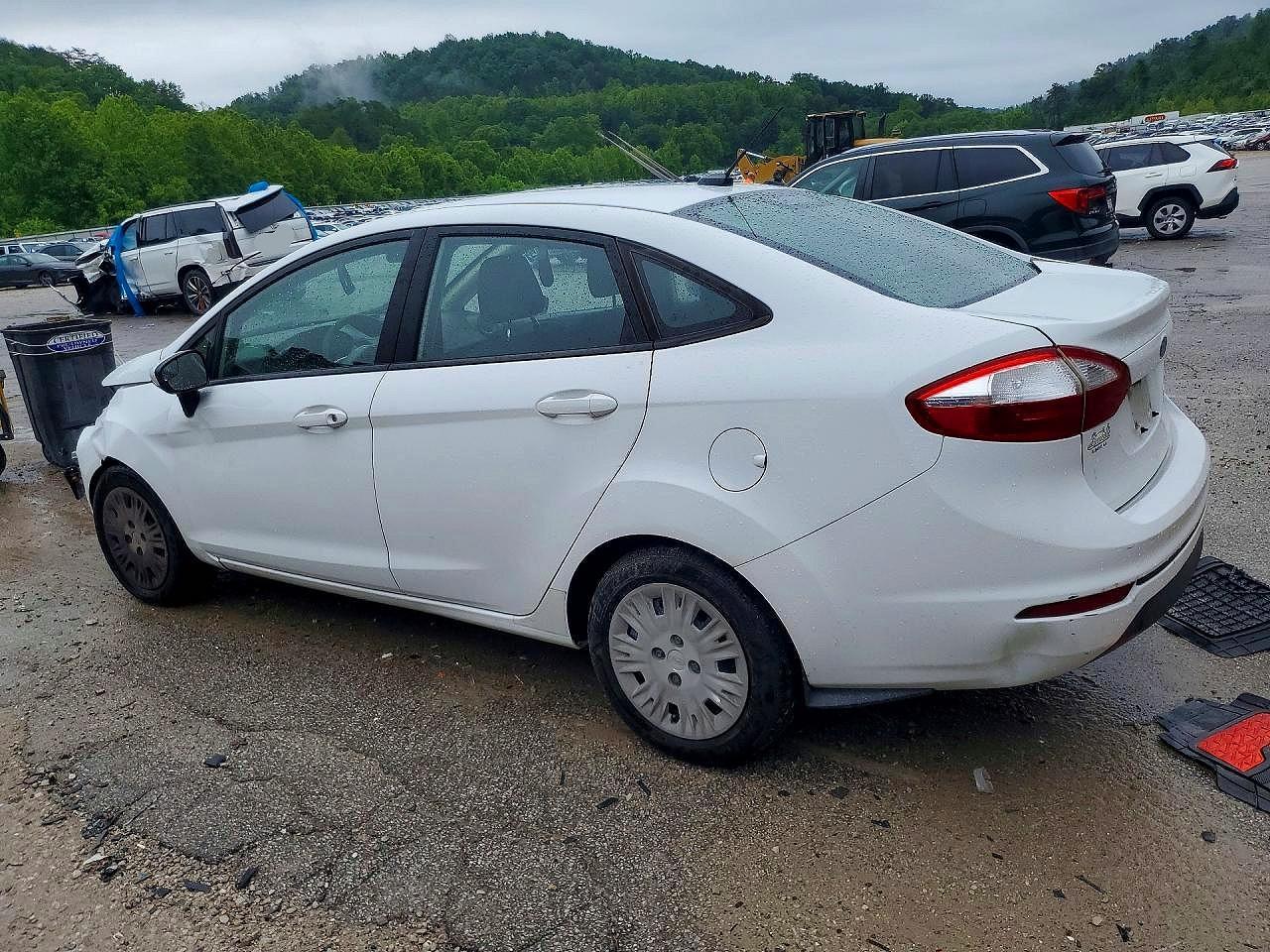 2017 Ford Fiesta S - Фото 2