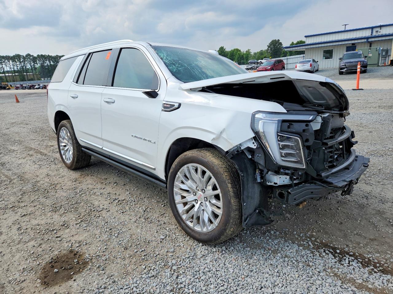 2025 GMC Yukon Denali - Image 4