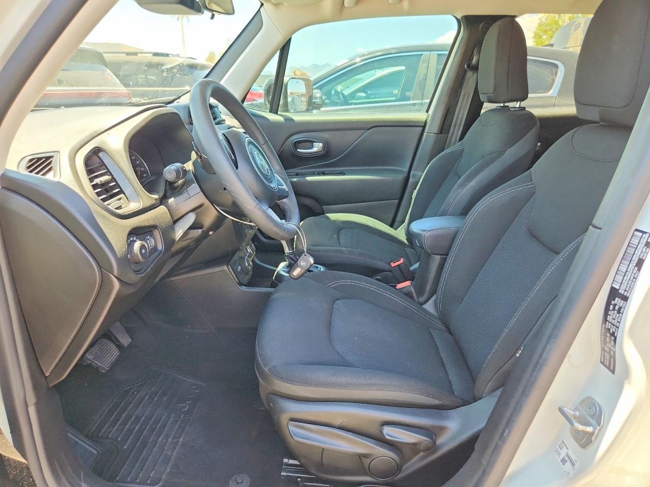 2023 Jeep Renegade Altitude - Image 7