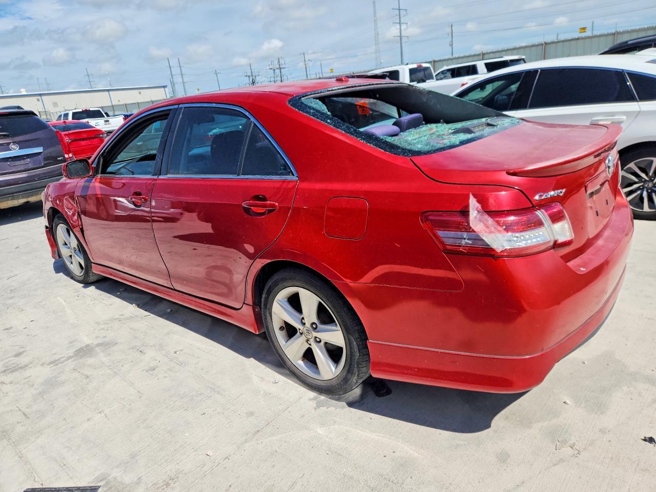 2010 Toyota Camry Se - Фото 2