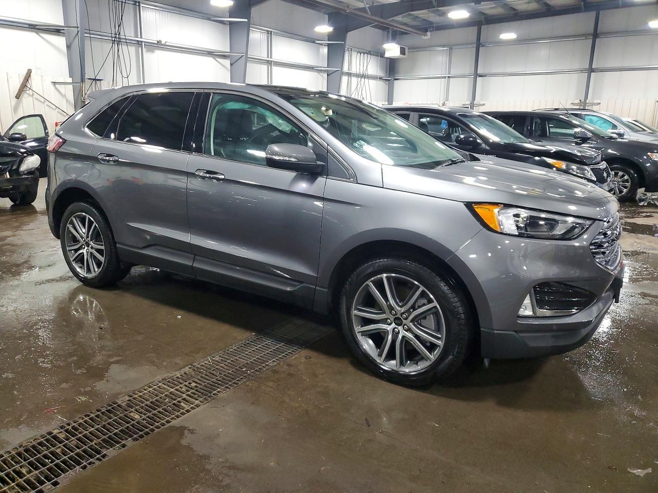 2023 Ford Edge Titanium - Image 4