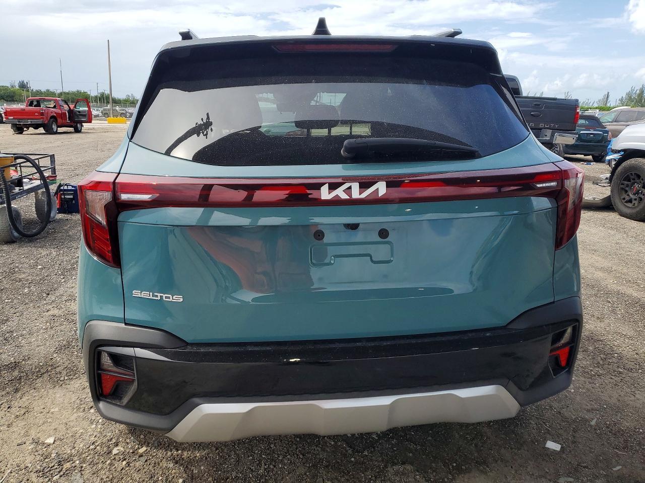 2025 Kia Seltos S - Image 6