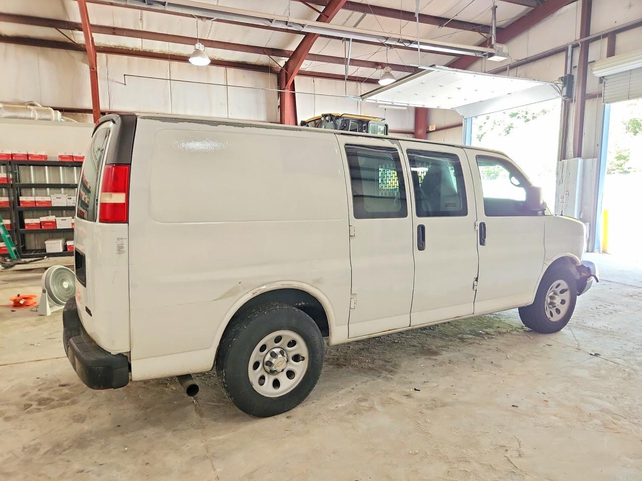2014 Chevrolet Express G1500 Delivery Van - Image 3