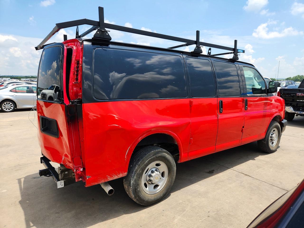 2024 Chevrolet Express G2500 - Фото 3