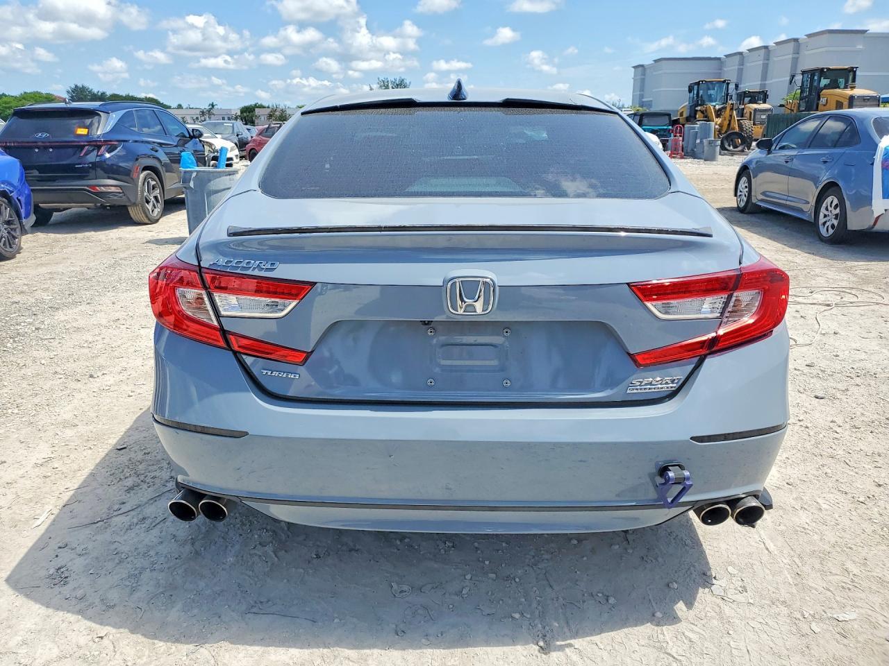 2022 Honda Accord Sport Se - Image 6